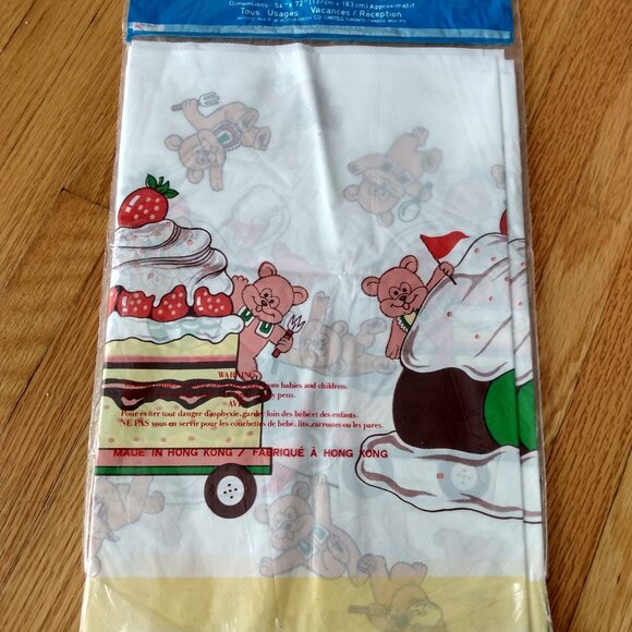 Vintage Plastic Tablecloth Bears Dessert 54x72 Woolworth's NIP Made in Hong Kong - Picture 9 of 13